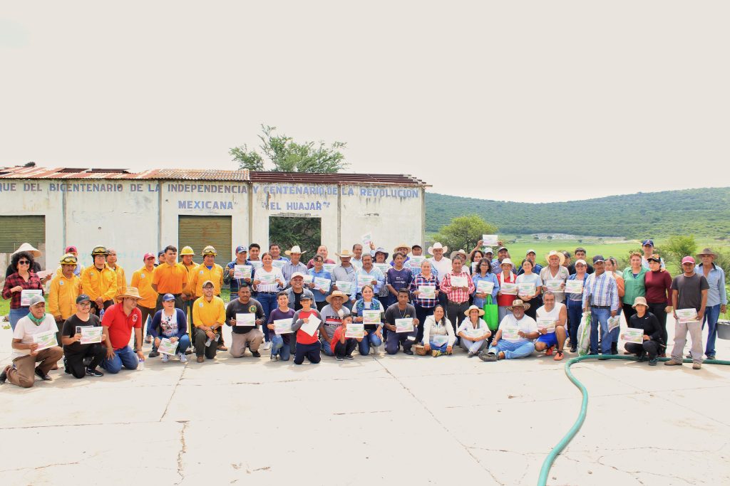 Siembran más de 300 Árboles en El Huajar