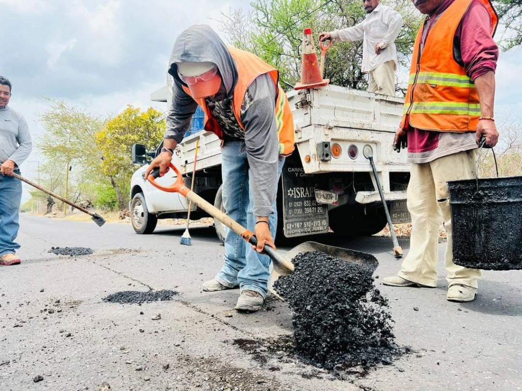 Bacheo de la Carretera Jonacatepec-Tetelilla