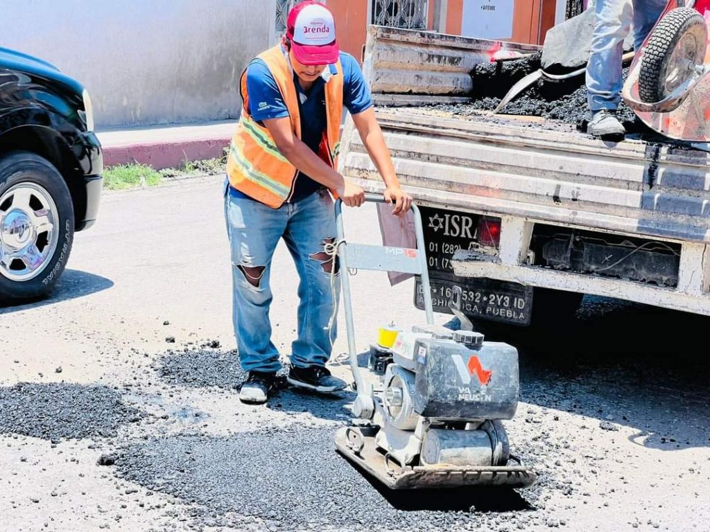 Continúa el programa de “Bacheo permanente» en Jonacatepec