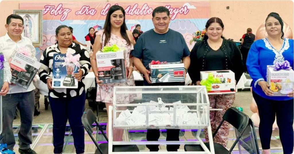 Celebraron a mil 700 Adultos Mayores