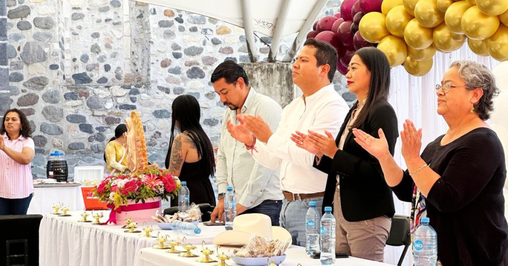 Se Graduaron de Enfermeras Quince Mujeres