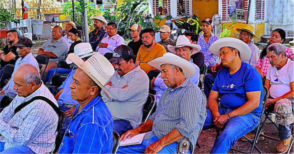 Capacitan a Productores Bovinos