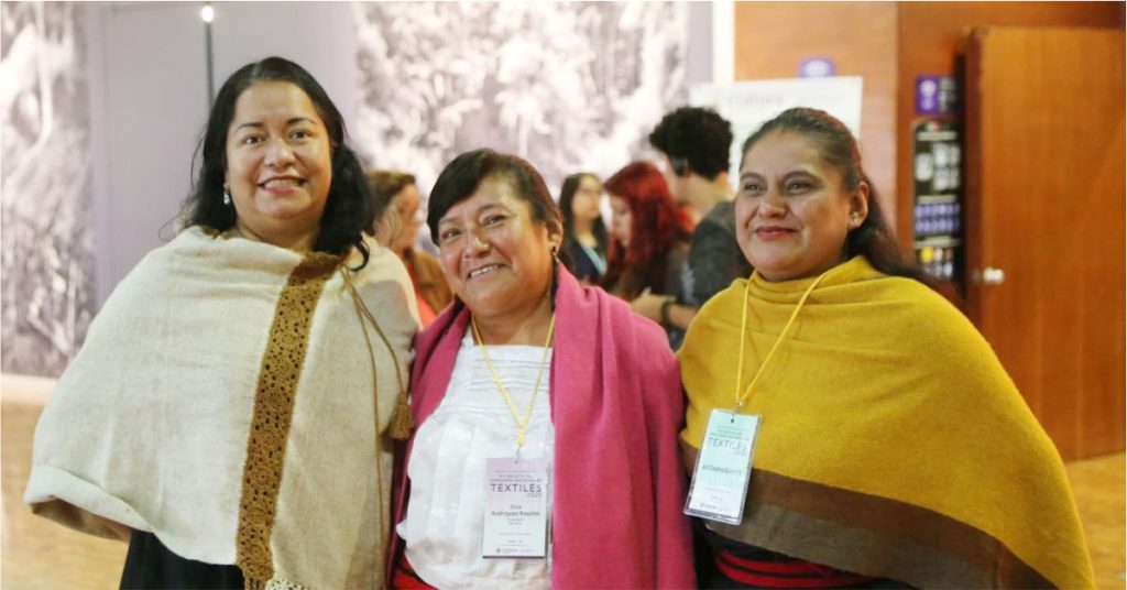 Artesana de Hueyapan Segundo Lugar en Concurso Textiles 2025