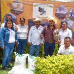 Entregó Marino Santibáñez Azúcar a Apicultores