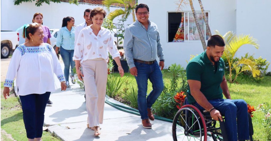 Recibió Arturo Abúndez a Presidenta DIF Estatal