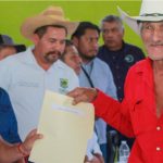 Entregó Lavín Pruebas Sanitarias a Ganaderos