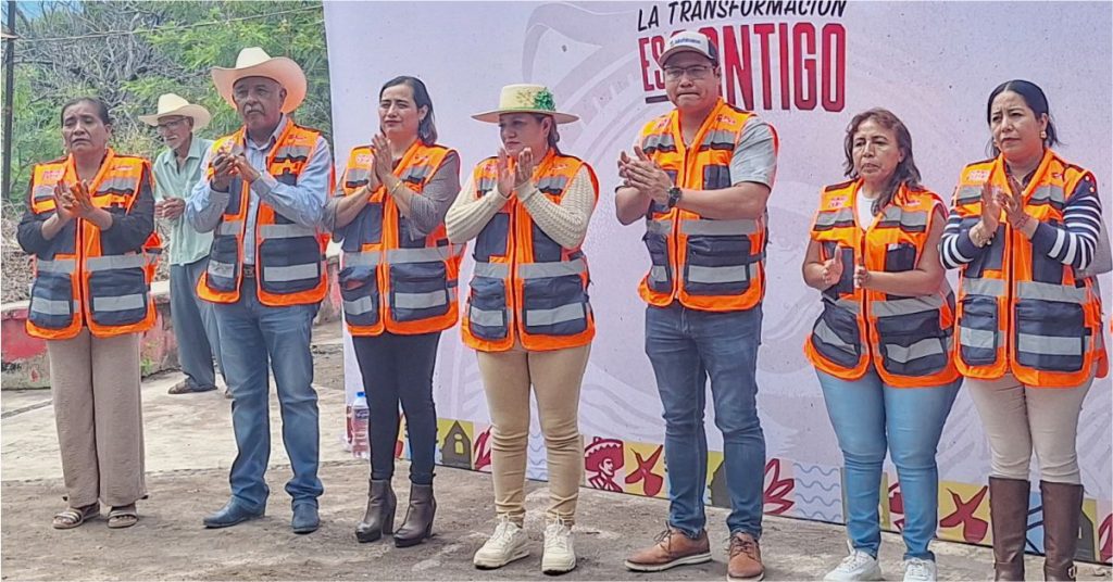 Arrancó Obras en Tecomalco Nayeli Mares