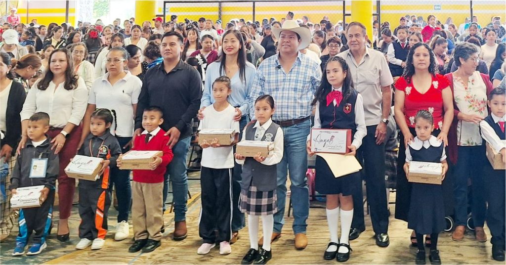 Culminó Edil de Jantetelco la Entrega de Zapatos Escolares