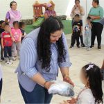 Entregó Diana Laura Uniformes Gratuitos a Niños de Cadic y Caic