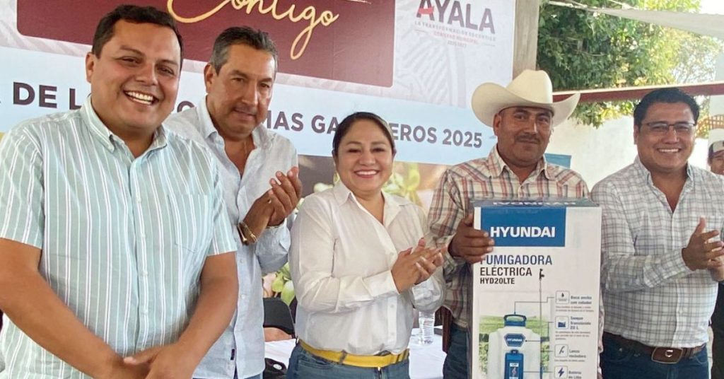 Continúan Apoyos a Ganaderos de Ayala