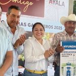 Continúan Apoyos a Ganaderos de Ayala