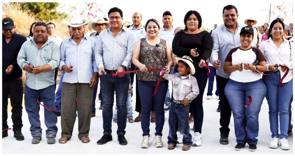 Cumplió Nayeli Mares Compromiso en Palo Blanco