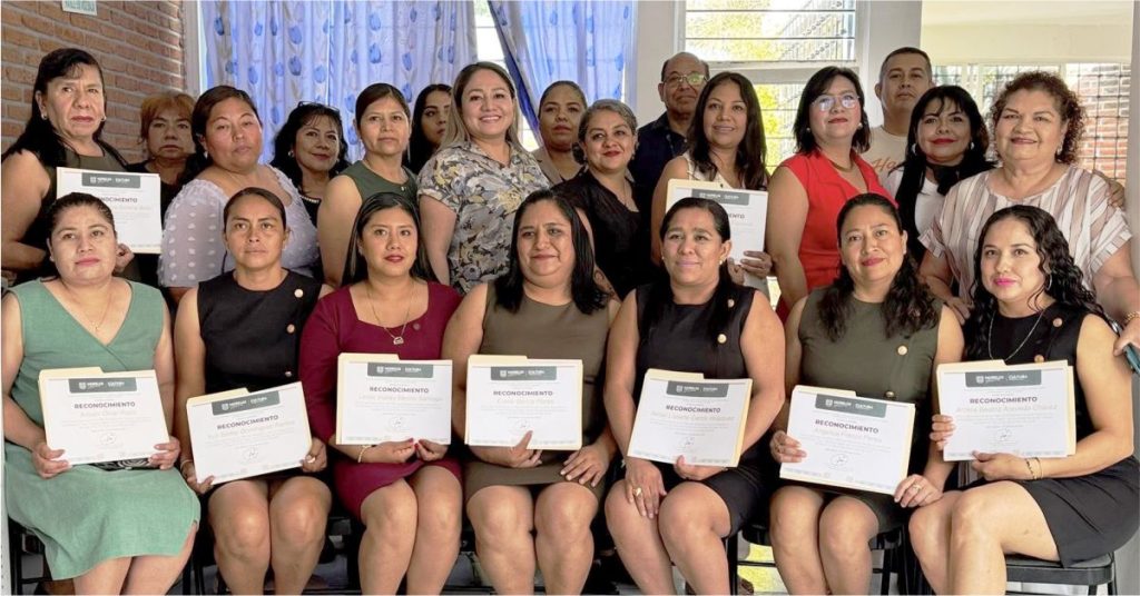 Fortalecen Bibliotecas de Ayala: Nayeli Mares