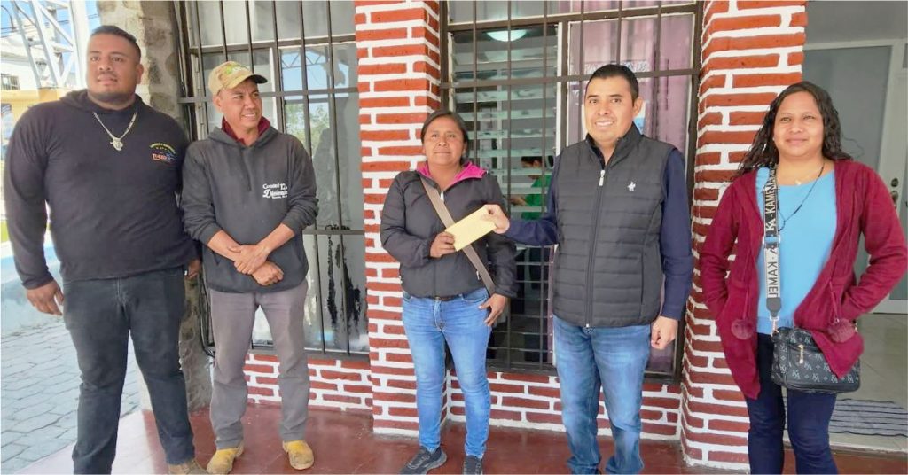 Entregó Alcalde Apoyos Para Festividades Emblemáticas en Temoac