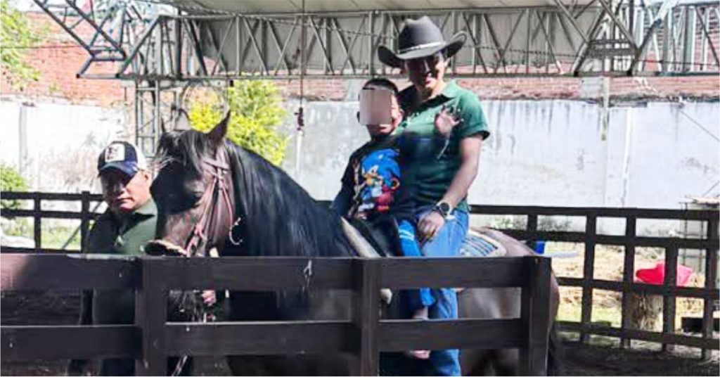 Impulsó DIF Temoac Sesiones de Equinoterapia