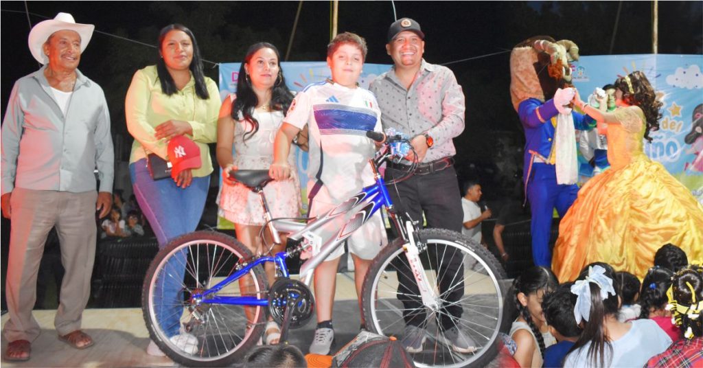 Gran Festejo Infantil en Tlacotepec