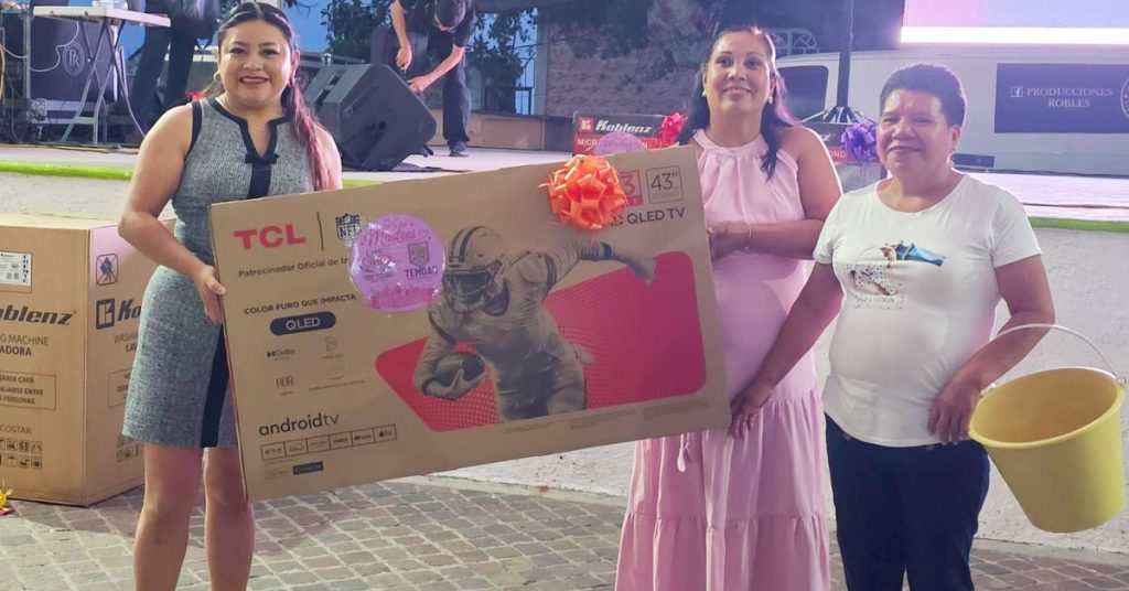 Celebró Marisol a Mamás de Temoac