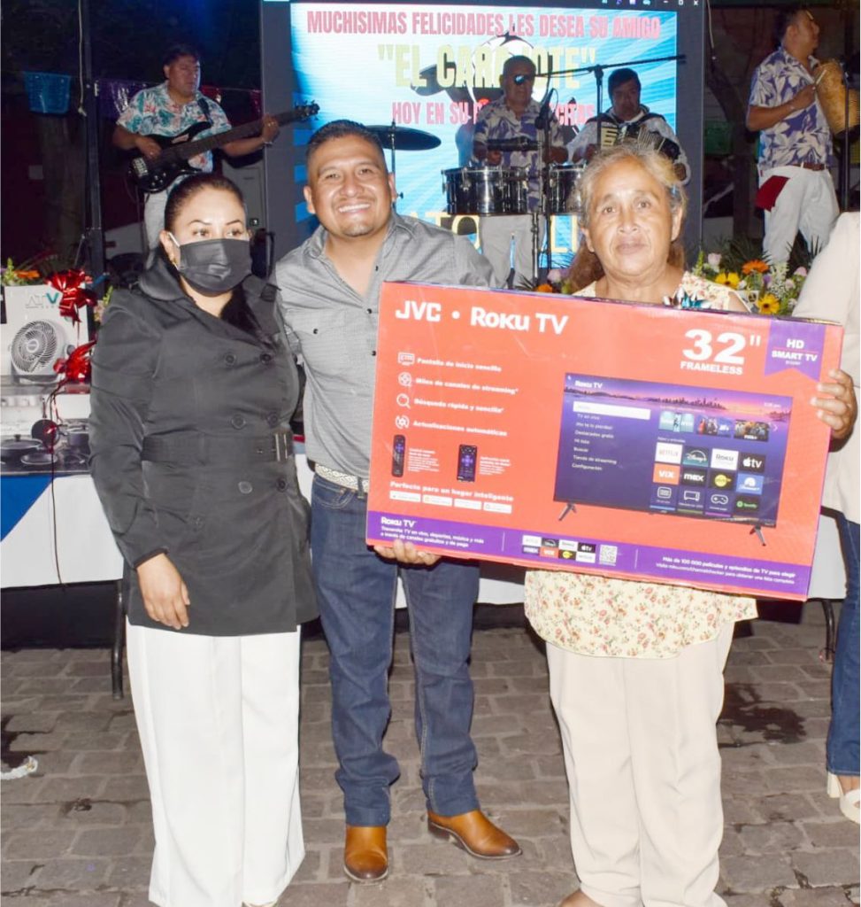 Reconocieron a Mamás Como el Pilar de Zacualpan