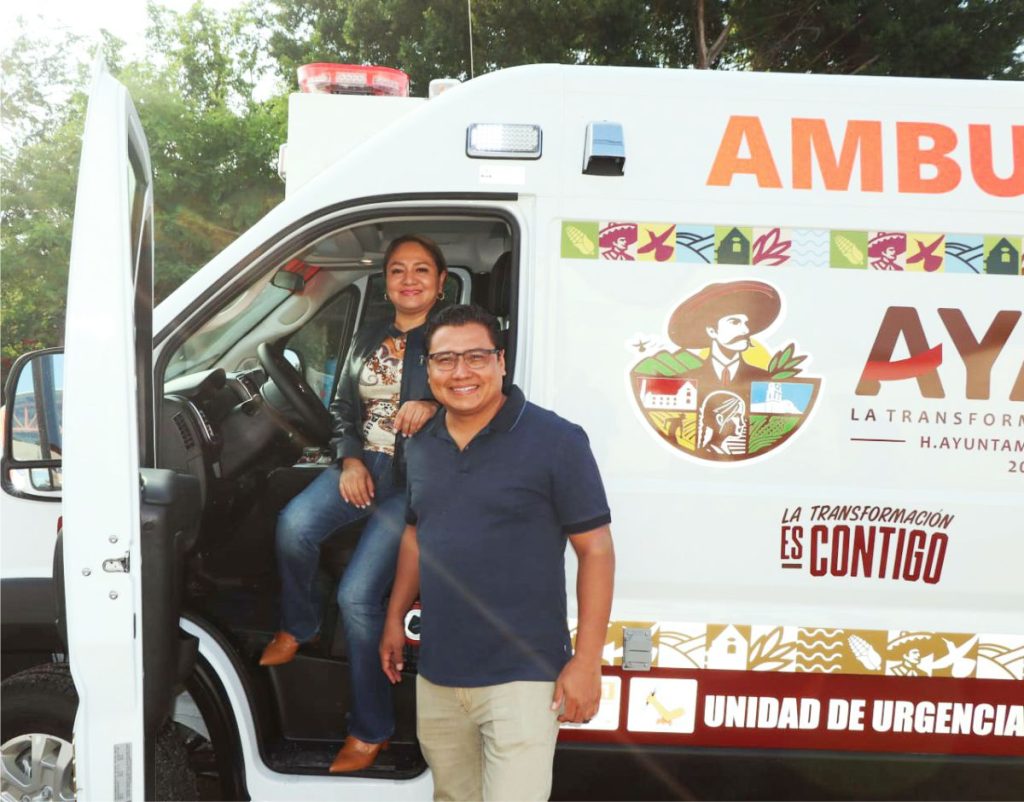 Entregó Nayeli Mares Nueva Ambulancia