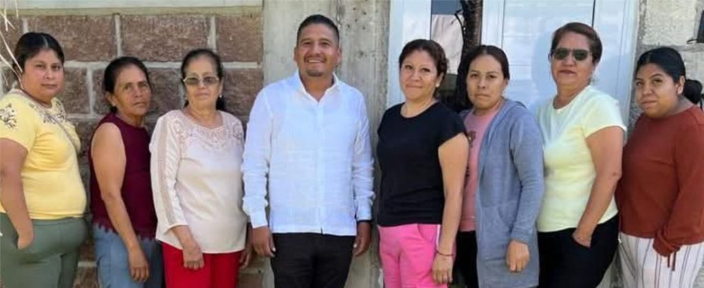 Felicitó Marino a Comparsa Femenil