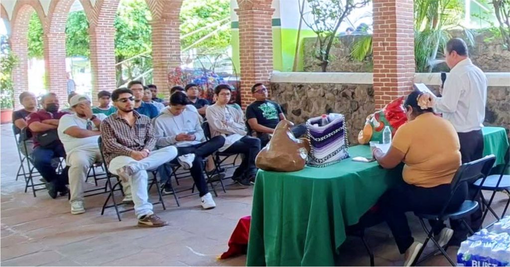 Entregó Bernabé Apoyo a Comparsas